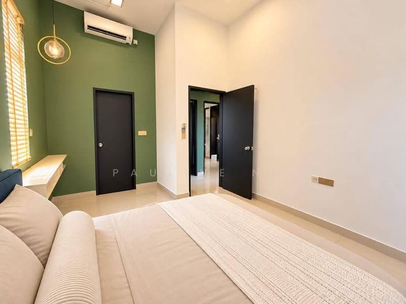 Kediaman Servis untuk Dijual di Centra Residences - Pauline Ng - Bedroom - PropertyGuru.com.my