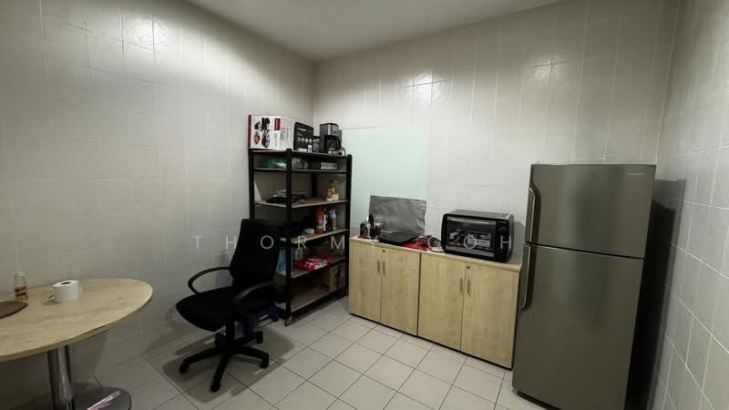 Kilang untuk Disewa di Pulau Indah (Klang) - Thormy Goh - Kitchen - PropertyGuru.com.my