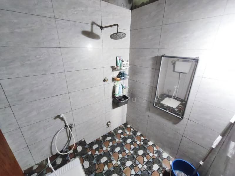 1-storey Terraced House for Sale in Bandar Bukit Beruntung (Bukit Beruntung) - Zann Fauzan - Bathroom - PropertyGuru.com.my