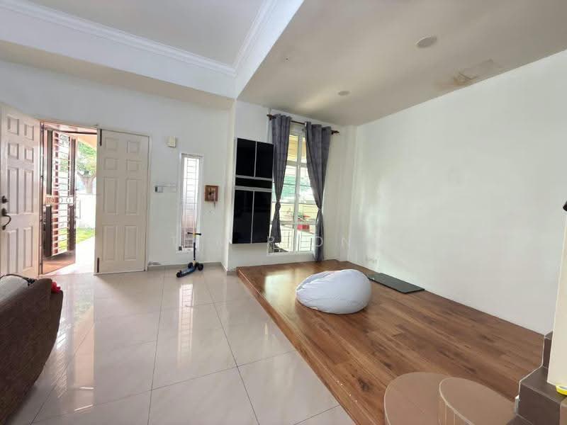 Rumah Berkembar untuk Dijual di Taman Krubong Utama (Krubong) - Tim Piong - Living Room - PropertyGuru.com.my
