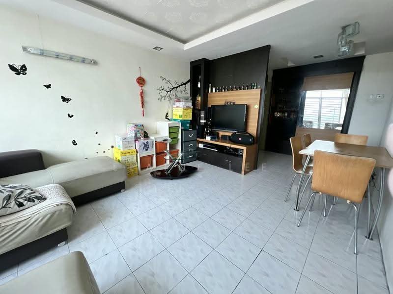 Pangsapuri untuk Dijual di Taman Kristal - Elaine Lee - Living Room - PropertyGuru.com.my