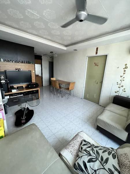 Pangsapuri untuk Dijual di Taman Kristal - Elaine Lee - Living Room - PropertyGuru.com.my