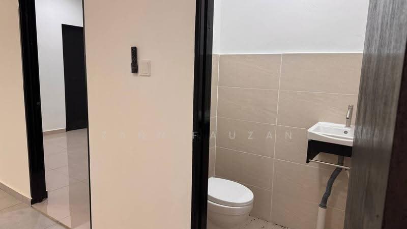 Rumah Teres 2-Tingkat untuk Dijual di Bukit Sentosa (Rawang) - Zann Fauzan - Bathroom - PropertyGuru.com.my