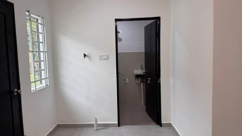 Rumah Teres 2-Tingkat untuk Dijual di Bukit Sentosa (Rawang) - Zann Fauzan - Bathroom - PropertyGuru.com.my