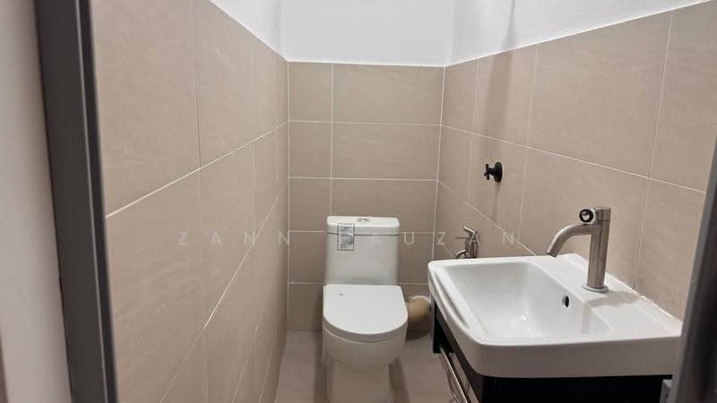 Rumah Teres 2-Tingkat untuk Dijual di Bukit Sentosa (Rawang) - Zann Fauzan - Bathroom - PropertyGuru.com.my