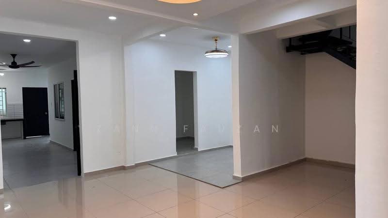 Rumah Teres 2-Tingkat untuk Dijual di Bukit Sentosa (Rawang) - Zann Fauzan - Kitchen - PropertyGuru.com.my