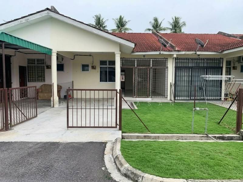 Terraced House for Sale in Kuala Pilah (Negeri Sembilan) - Diana Hasan - Exterior - PropertyGuru.com.my
