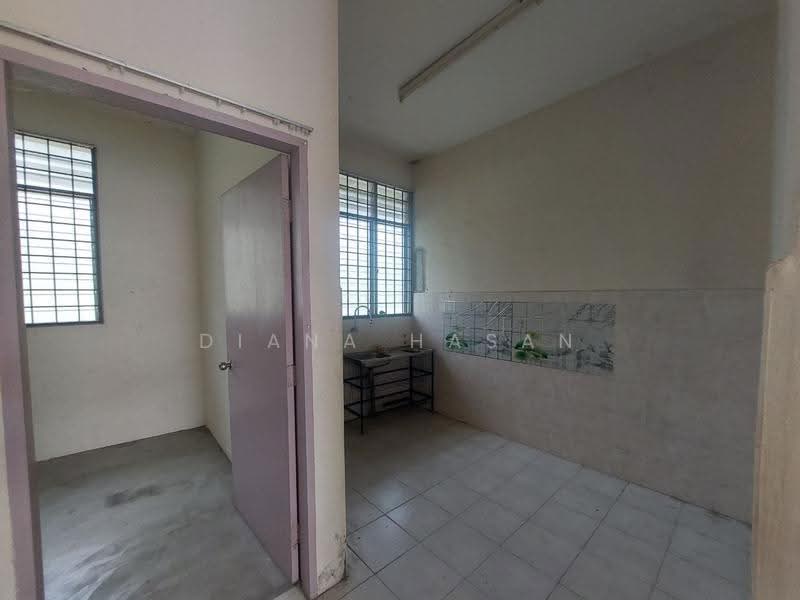 Terraced House for Sale in Kuala Pilah (Negeri Sembilan) - Diana Hasan - Kitchen - PropertyGuru.com.my