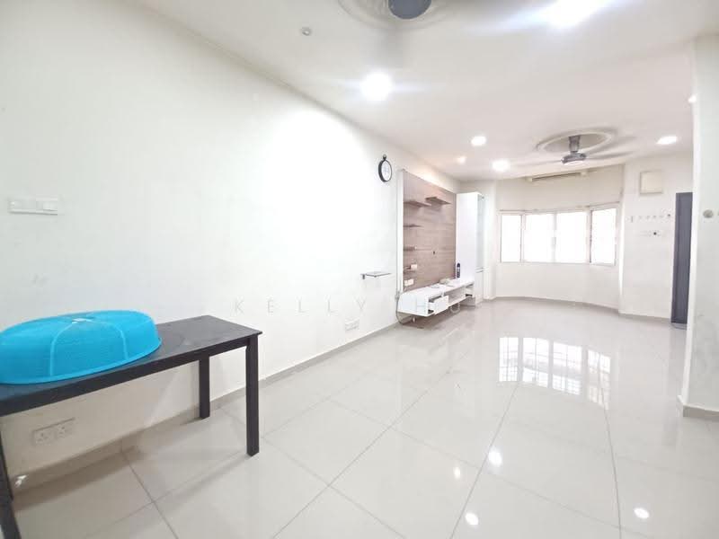 Rumah Teres untuk Dijual di Bandar Puteri Klang (Klang) - Kelly Hu - Living Room - PropertyGuru.com.my