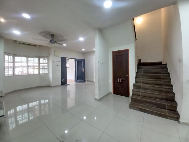 Rumah Teres untuk Dijual di Bandar Puteri Klang (Klang) - Kelly Hu - Living Room - PropertyGuru.com.my