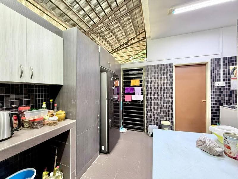 2.5-storey Terraced House for Sale in Sepang (Selangor) - Mahirah . - Kitchen - PropertyGuru.com.my
