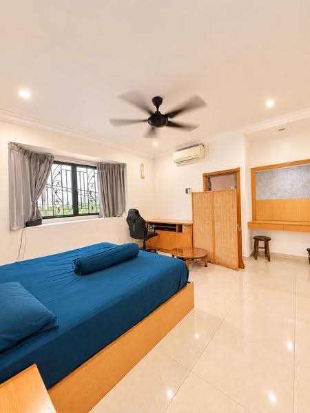 Rumah Banglo untuk Dijual di Bandar Putra Permai (Seri Kembangan) - Calvin Siew - Bedroom - PropertyGuru.com.my