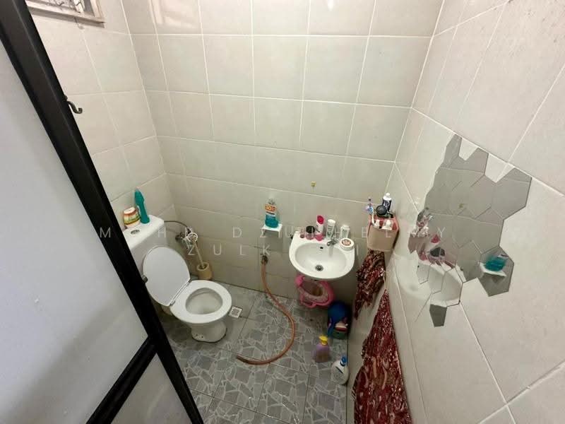 Rumah Teres 1-Tingkat untuk Dijual di Taman Penaga (Penaga) - Mohd Dzulhelmy Zulkifli - Bathroom - PropertyGuru.com.my