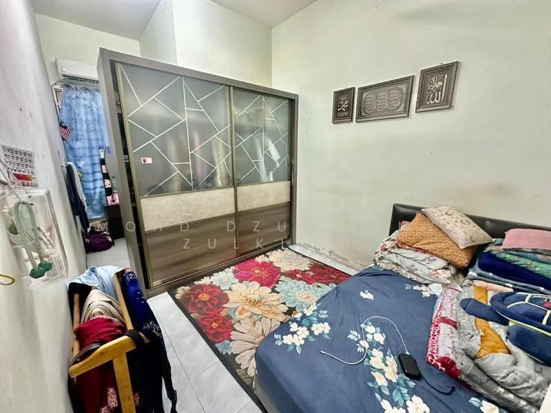 Rumah Teres 1-Tingkat untuk Dijual di Taman Penaga (Penaga) - Mohd Dzulhelmy Zulkifli - Bedroom - PropertyGuru.com.my