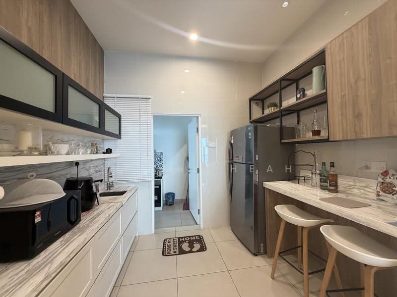 Dry Kitchen