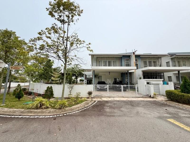 Rumah Teres 2-Tingkat untuk Dijual di Bandar Baru Enstek (Bandar Enstek) - Nadzmie Nasir - Exterior - PropertyGuru.com.my