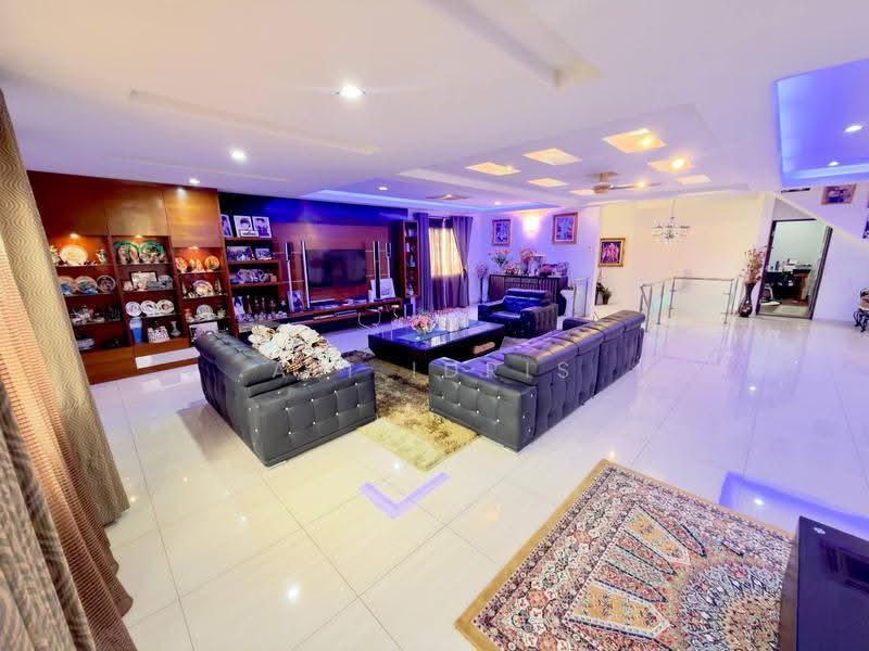 Bungalow House for Sale in Seksyen 2 (Shah Alam) - Ali Idris - Living Room - PropertyGuru.com.my