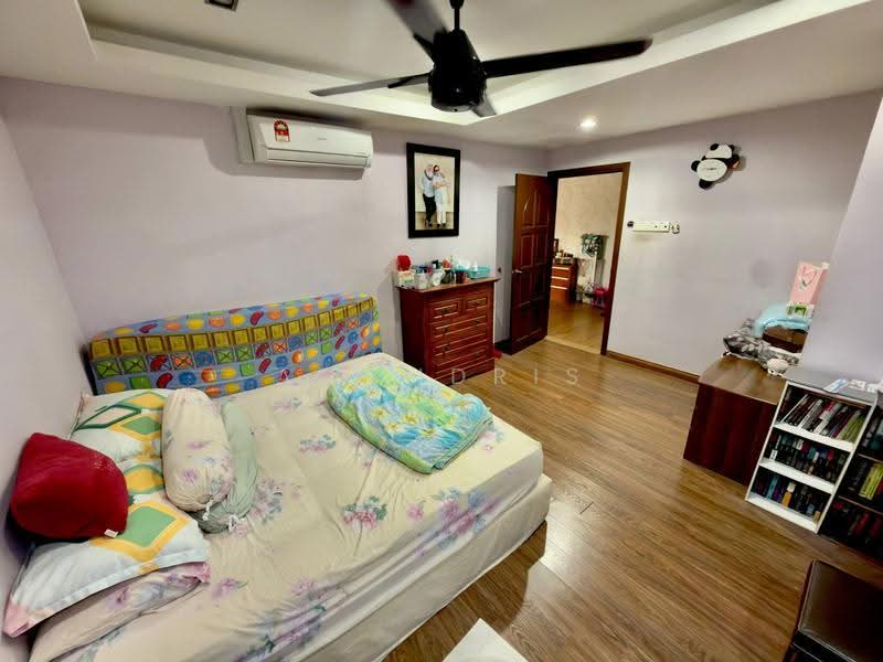 Bungalow House for Sale in Seksyen 2 (Shah Alam) - Ali Idris - Bedroom - PropertyGuru.com.my