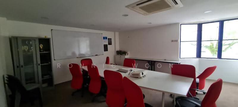 Semi-D Factory for Sale in Taman Sains Selangor (Kota Damansara) - Ronnic Woon - Meeting Room - PropertyGuru.com.my
