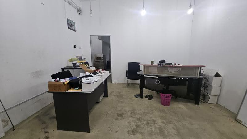 Shop for Rent in Bandar Putra Permai (Seri Kembangan) - Chloe Lo - Interior - PropertyGuru.com.my