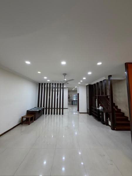 3-storey Terraced House for Sale in Taman Overseas Union (Taman Oug) (Jalan Klang Lama (Old Klang Road)) - Han . - Living Room - PropertyGuru.com.my