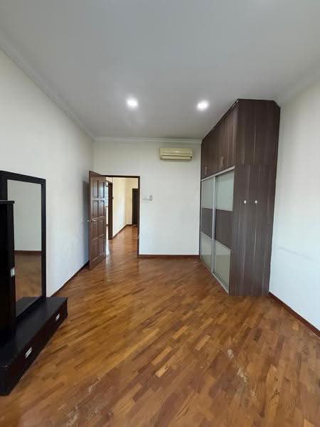 3-storey Terraced House for Sale in Taman Overseas Union (Taman Oug) (Jalan Klang Lama (Old Klang Road)) - Han . - Bedroom - PropertyGuru.com.my