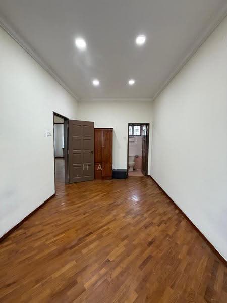 3-storey Terraced House for Sale in Taman Overseas Union (Taman Oug) (Jalan Klang Lama (Old Klang Road)) - Han . - Interior - PropertyGuru.com.my