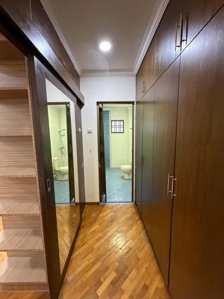 3-storey Terraced House for Sale in Taman Overseas Union (Taman Oug) (Jalan Klang Lama (Old Klang Road)) - Han . - Bathroom - PropertyGuru.com.my
