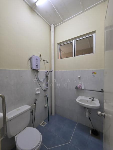 1-storey Terraced House for Sale in Taman Pelangi Indah (Ulu Tiram) - Crystal Kong - Bathroom - PropertyGuru.com.my