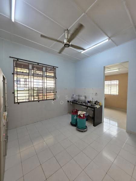 1-storey Terraced House for Sale in Taman Pelangi Indah (Ulu Tiram) - Crystal Kong - Kitchen - PropertyGuru.com.my