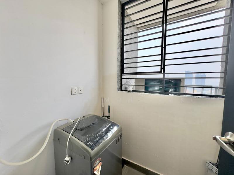 Kediaman Servis untuk Dijual di Sky Meridien - Danial Mohd Zaki - Balcony - PropertyGuru.com.my