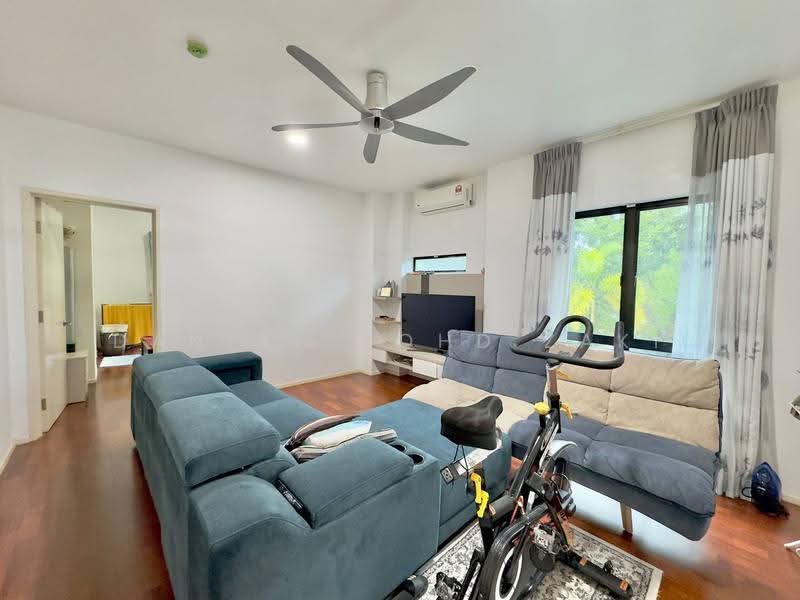Cluster House for Sale in Shah Alam (Selangor) - Danial Mohd Zaki - Living Room - PropertyGuru.com.my