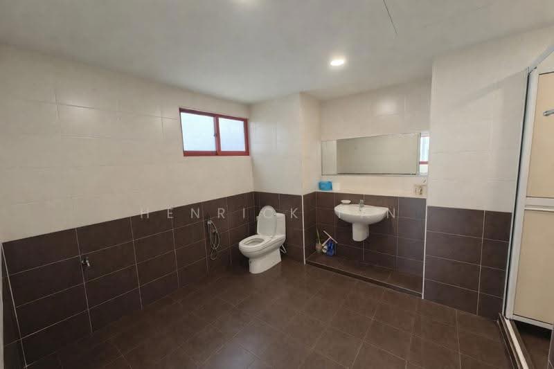 Condominium for Sale at Summer Villa - Henrick Tan - Bathroom - PropertyGuru.com.my