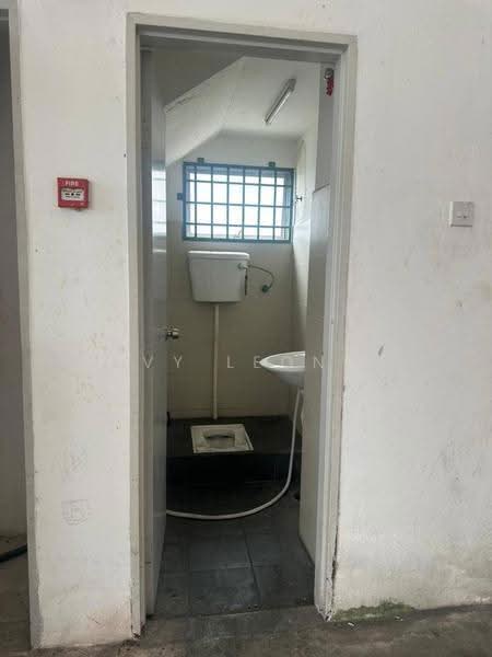 Factory for Sale in Johor Bahru (Johor) - Ivy Leong - Bathroom - PropertyGuru.com.my