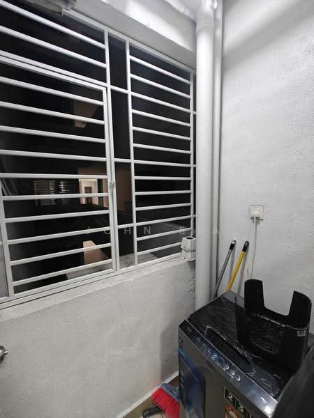 Kediaman Servis untuk Disewa di Greenfield Regency - John Sia - Balcony - PropertyGuru.com.my