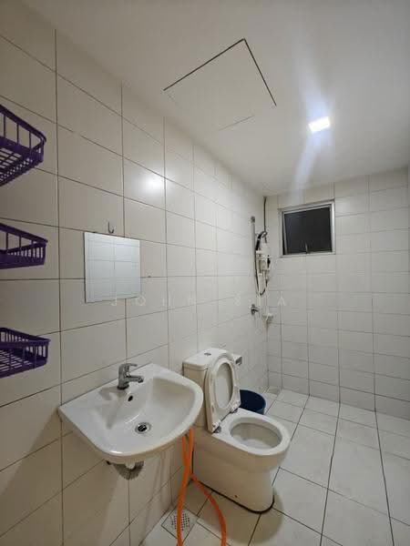 Kediaman Servis untuk Disewa di Greenfield Regency - John Sia - Bathroom - PropertyGuru.com.my