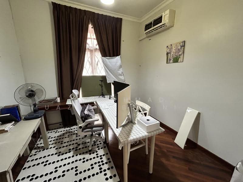 Rumah Banglo untuk Dijual di Seksyen 27 (Shah Alam) - Nik Ahmad Muazzam Bin Nik Mazlan - Study - PropertyGuru.com.my