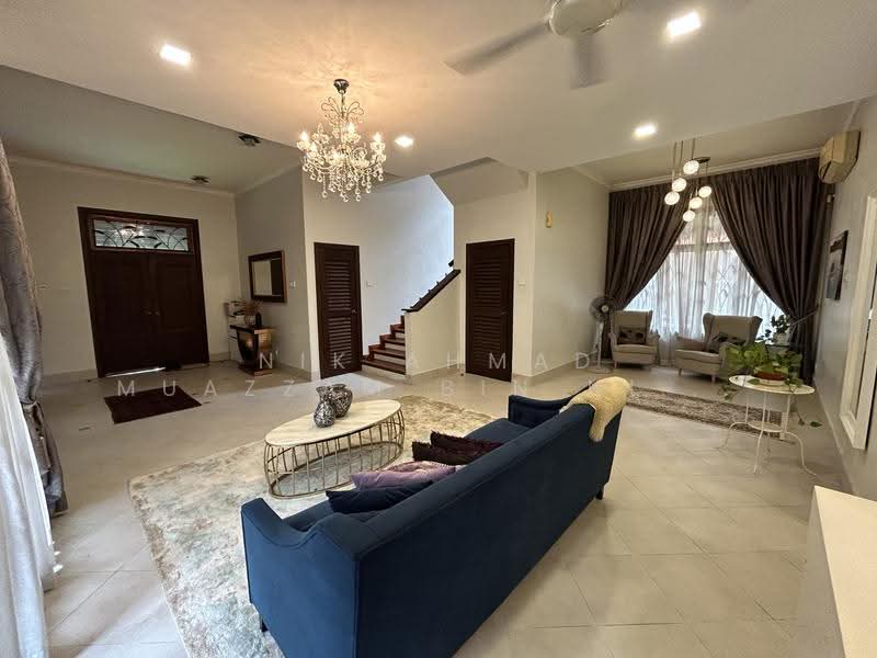 Rumah Banglo untuk Dijual di Seksyen 27 (Shah Alam) - Nik Ahmad Muazzam Bin Nik Mazlan - Living Room - PropertyGuru.com.my
