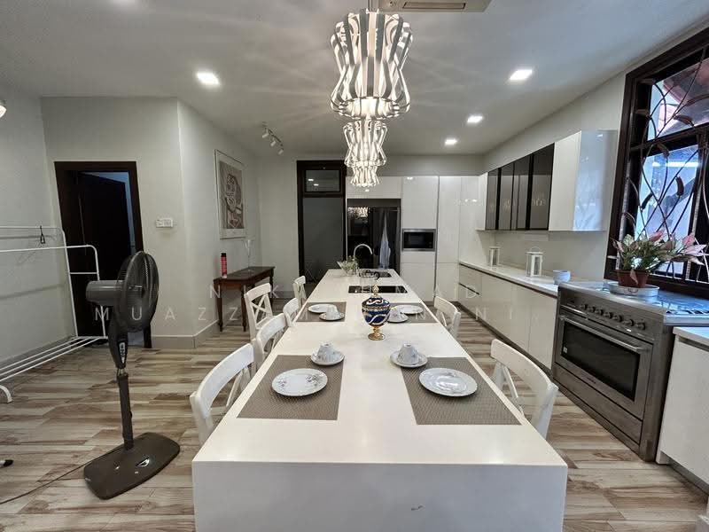 Rumah Banglo untuk Dijual di Seksyen 27 (Shah Alam) - Nik Ahmad Muazzam Bin Nik Mazlan - Kitchen - PropertyGuru.com.my