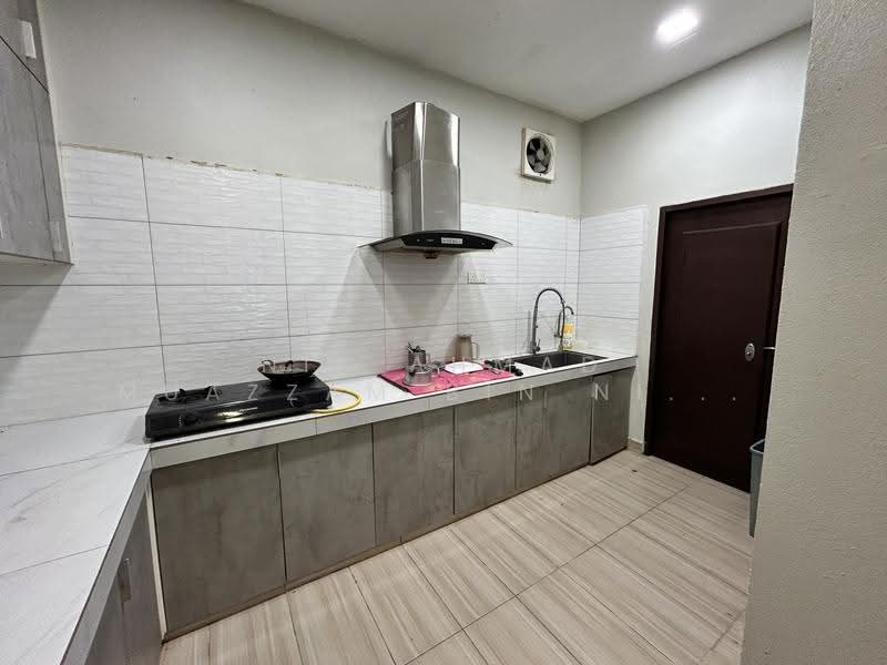 Rumah Banglo untuk Dijual di Seksyen 27 (Shah Alam) - Nik Ahmad Muazzam Bin Nik Mazlan - Kitchen - PropertyGuru.com.my