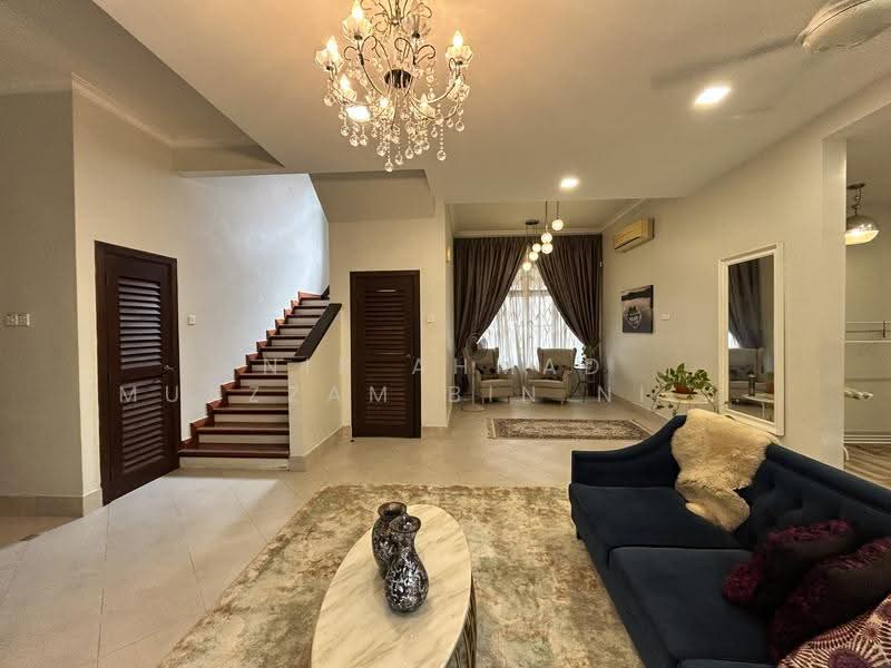 Rumah Banglo untuk Dijual di Seksyen 27 (Shah Alam) - Nik Ahmad Muazzam Bin Nik Mazlan - Living Room - PropertyGuru.com.my