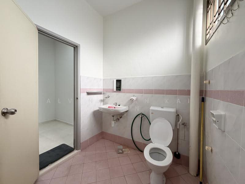 2-storey Terraced House for Sale in Taman Nusa Bestari 2 (Iskandar Puteri (Nusajaya)) - Alvin Chan Kai Boon - Bathroom - PropertyGuru.com.my