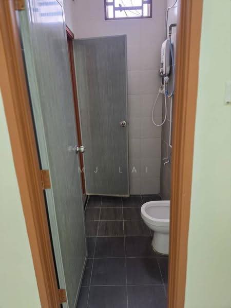 Rumah Teres 2-Tingkat untuk Disewa di Taman Puteri Wangsa (Ulu Tiram) - MJ Lai - Bathroom - PropertyGuru.com.my