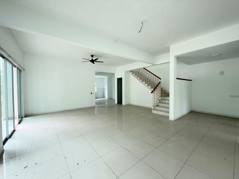 Rumah Teres 2-Tingkat untuk Disewa di Bandar Saujana Putra (Tanjong Duabelas) - Charlie Gan - Living Room - PropertyGuru.com.my