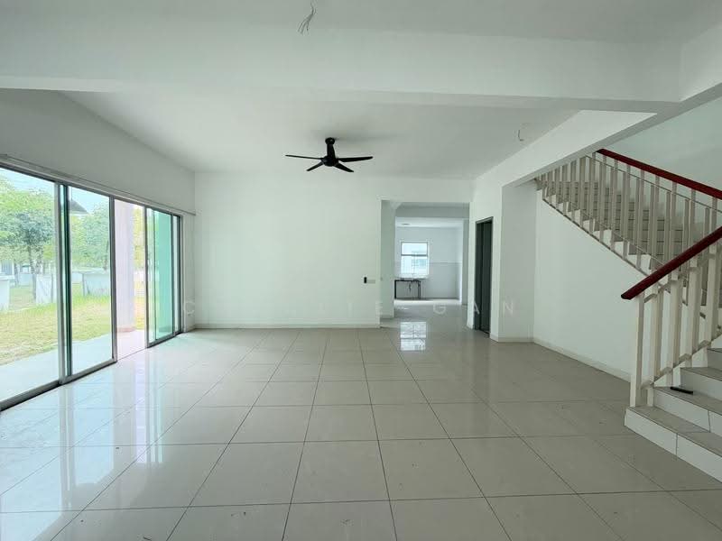 Rumah Teres 2-Tingkat untuk Disewa di Bandar Saujana Putra (Tanjong Duabelas) - Charlie Gan - Living Room - PropertyGuru.com.my