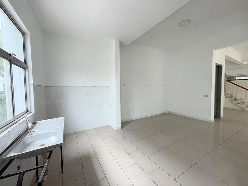 Rumah Teres 2-Tingkat untuk Disewa di Bandar Saujana Putra (Tanjong Duabelas) - Charlie Gan - Kitchen - PropertyGuru.com.my