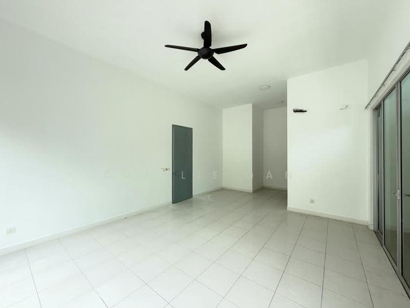 Rumah Teres 2-Tingkat untuk Disewa di Bandar Saujana Putra (Tanjong Duabelas) - Charlie Gan - Living Room - PropertyGuru.com.my