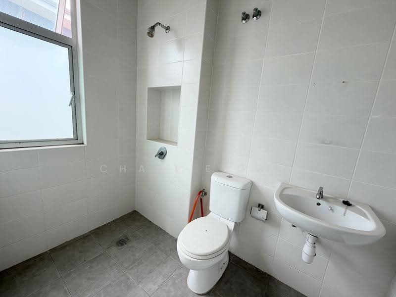 Rumah Teres 2-Tingkat untuk Disewa di Bandar Saujana Putra (Tanjong Duabelas) - Charlie Gan - Bathroom - PropertyGuru.com.my