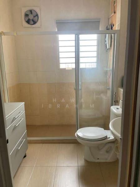 Rumah Teres 2-Tingkat untuk Dijual di Taman Perindustrian Sime Uep (Subang Jaya) - Hawa Ibrahim - Bathroom - PropertyGuru.com.my