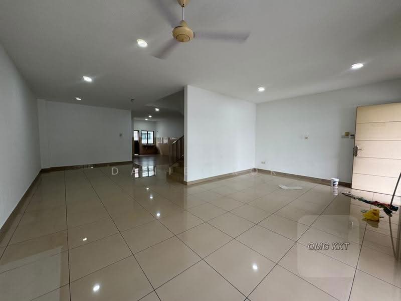 Rumah Teres 2-Tingkat untuk Dijual di Taman Sri Andalas (Klang) - Daniel Kok - Living Room - PropertyGuru.com.my